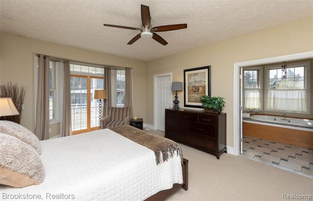 1077 Holden, Milford, MI 48381