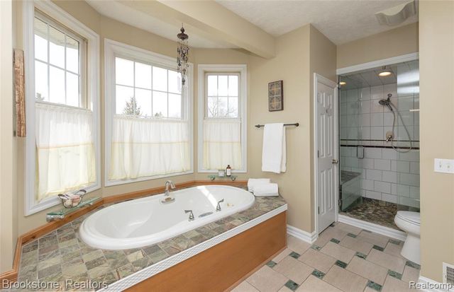 1077 Holden, Milford, MI 48381