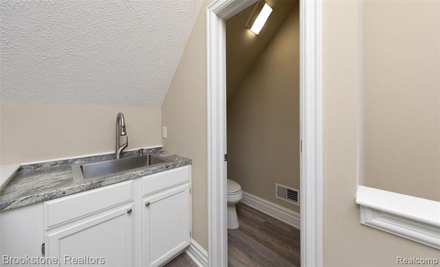 1077 Holden, Milford, MI 48381