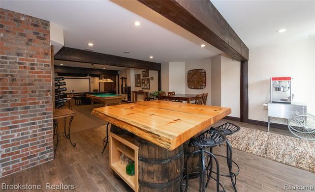 1077 Holden, Milford, MI 48381