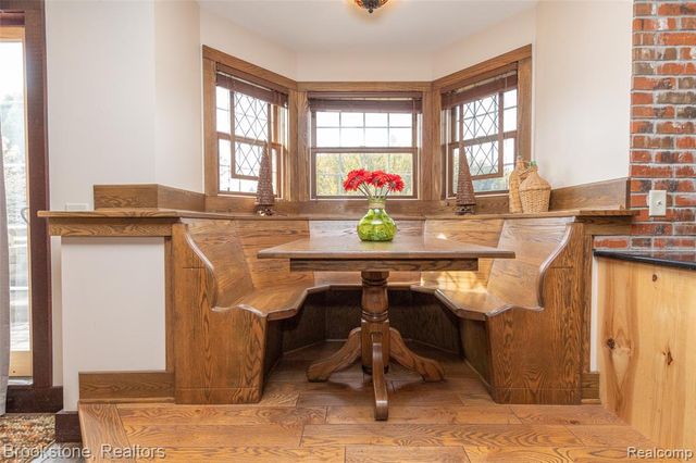 1077 Holden, Milford, MI 48381