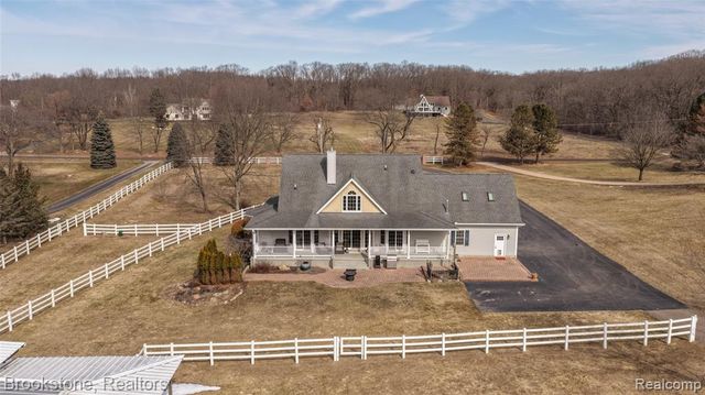 1077 Holden, Milford, MI 48381