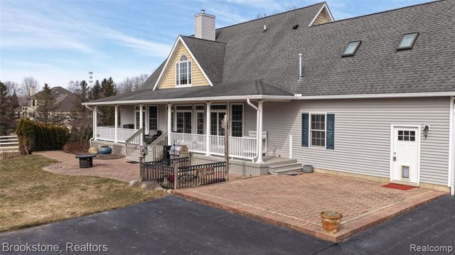 1077 Holden, Milford, MI 48381