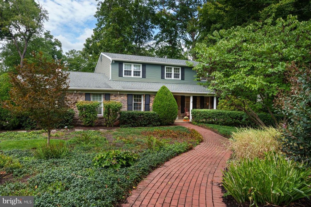 1300 UNIVERSITY DR, Yardley, PA 19067 — exterior