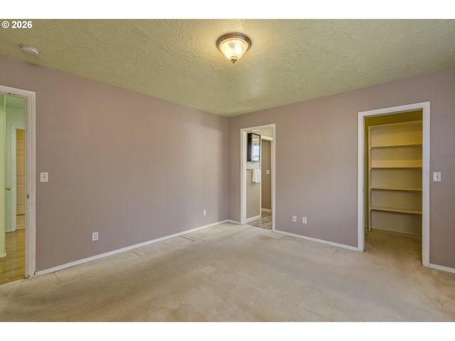 4445 GREAT PLAINS Dr Ne, Salem, OR 97305