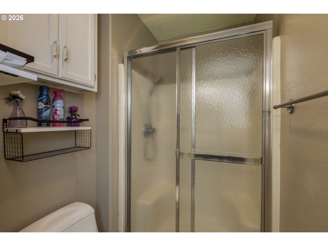 4445 GREAT PLAINS Dr Ne, Salem, OR 97305