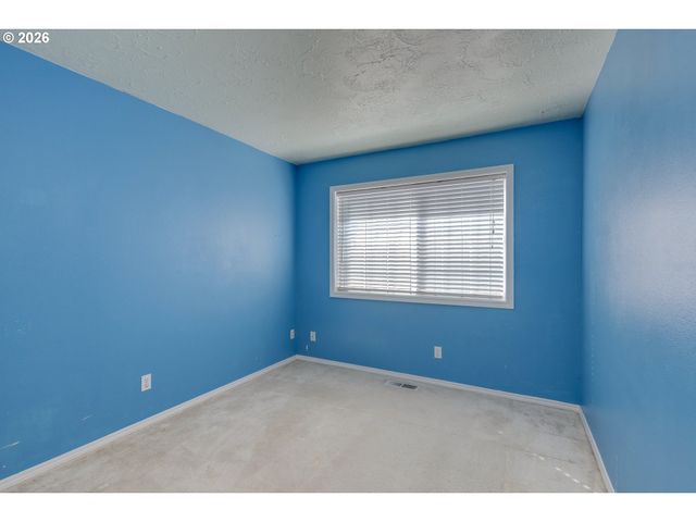 4445 GREAT PLAINS Dr Ne, Salem, OR 97305