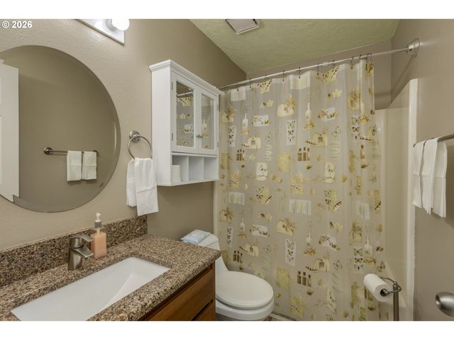 4445 GREAT PLAINS Dr Ne, Salem, OR 97305