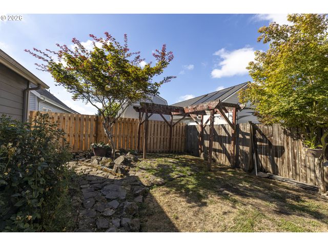 4445 GREAT PLAINS Dr Ne, Salem, OR 97305
