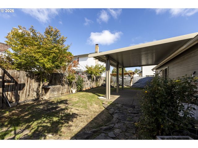 4445 GREAT PLAINS Dr Ne, Salem, OR 97305