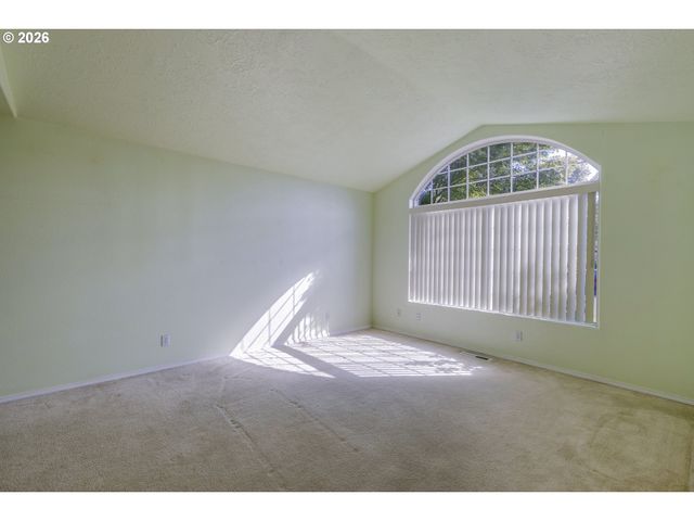 4445 GREAT PLAINS Dr Ne, Salem, OR 97305