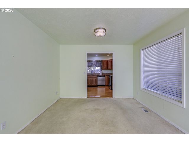4445 GREAT PLAINS Dr Ne, Salem, OR 97305
