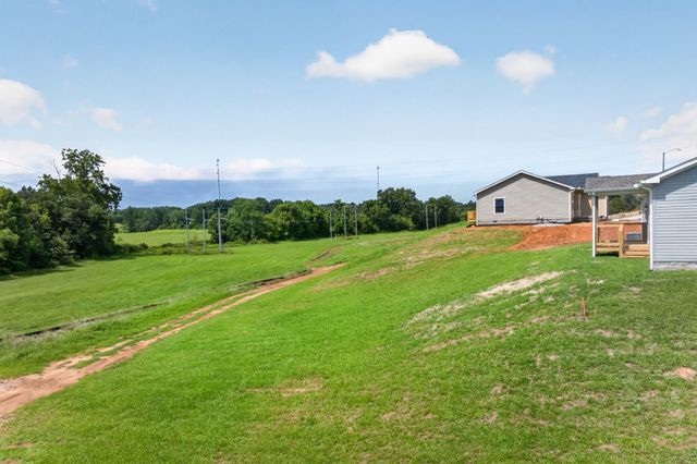 2499 River Ranch Dr, Cookeville, TN 38501