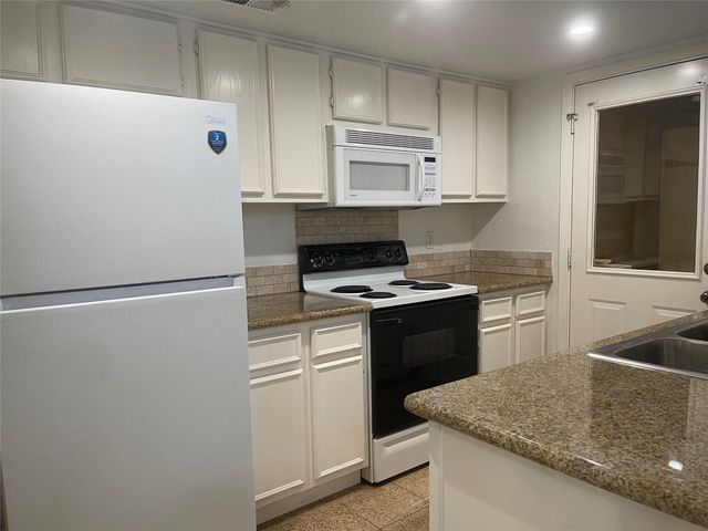 1908 Augusta Drive 4, Houston, TX 77057