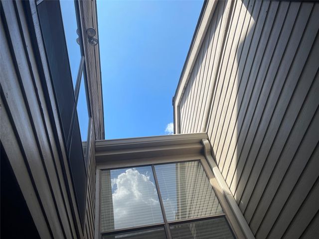 1908 Augusta Drive 4, Houston, TX 77057