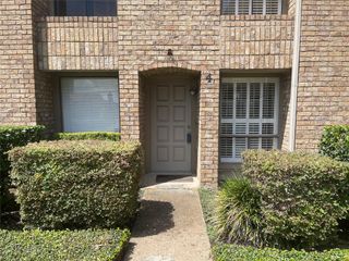 1908 Augusta Drive 4, Houston, TX 77057