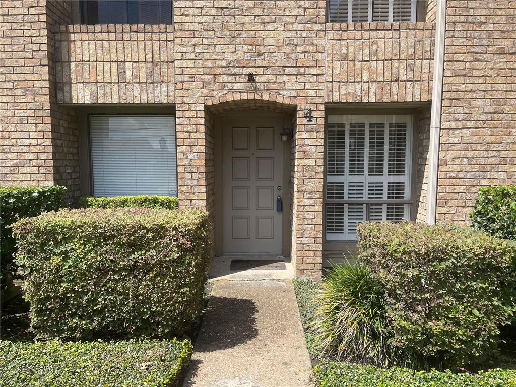 1908 Augusta Drive 4, Houston, TX 77057