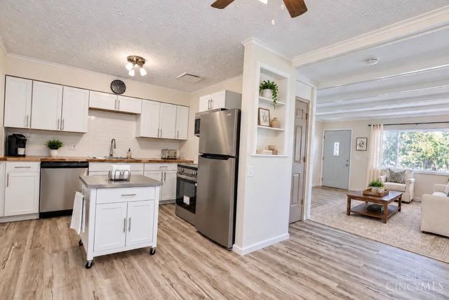 3065 Aquadale Lane, Cincinnati, OH 45211