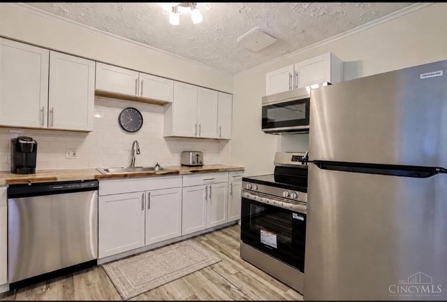3065 Aquadale Lane, Cincinnati, OH 45211