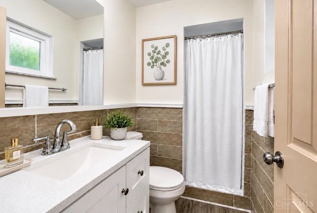 3065 Aquadale Lane, Cincinnati, OH 45211