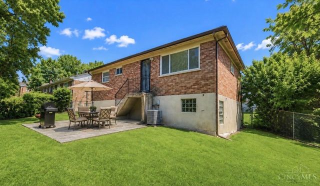 3065 Aquadale Lane, Cincinnati, OH 45211