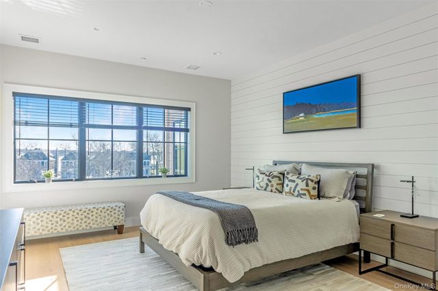 123 Sterling Avenue 12, Greenport, NY 11944