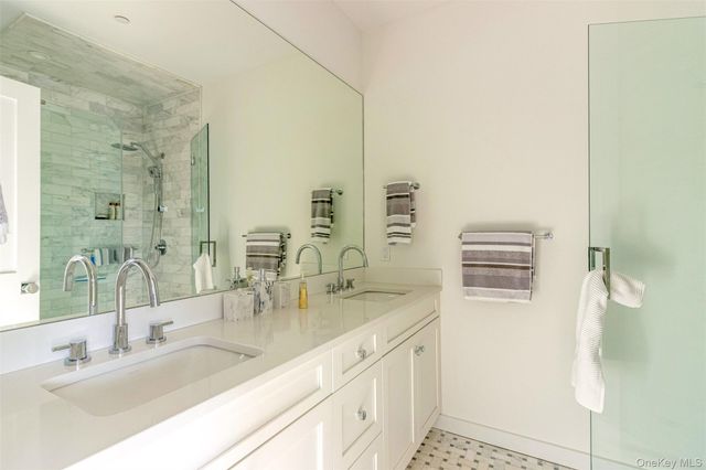 123 Sterling Avenue 12, Greenport, NY 11944