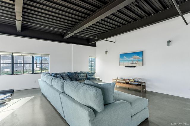 123 Sterling Avenue 12, Greenport, NY 11944