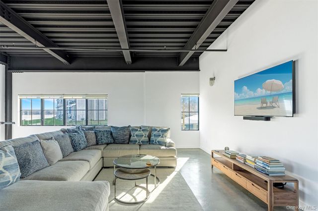 123 Sterling Avenue 12, Greenport, NY 11944