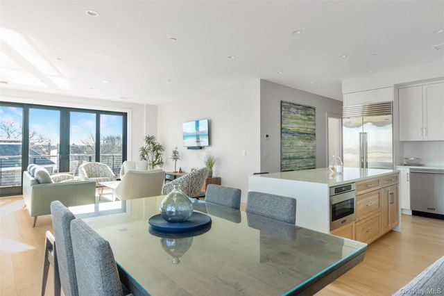 123 Sterling Avenue 12, Greenport, NY 11944