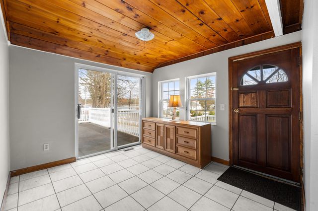 120 Chases Grove Road, Derry, NH 03038