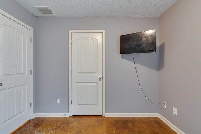 5616 FALLING BARK DR, Memphis, TN 38134