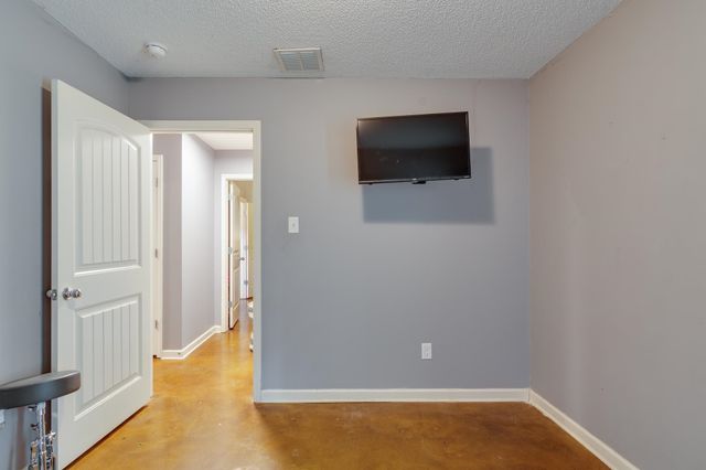 5616 FALLING BARK DR, Memphis, TN 38134