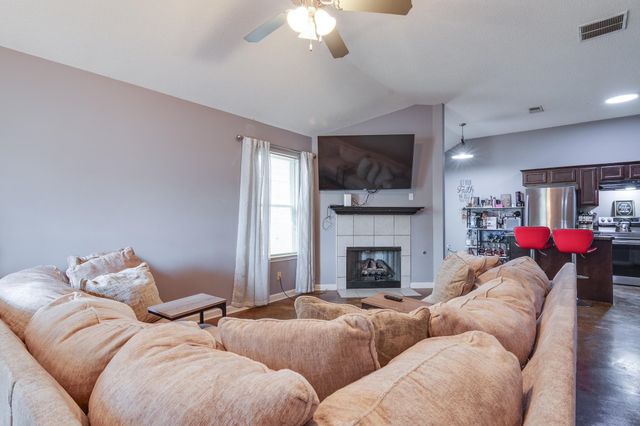 5616 FALLING BARK DR, Memphis, TN 38134