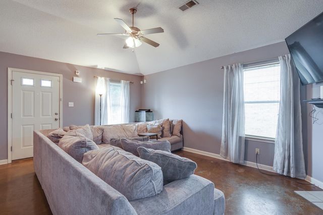 5616 FALLING BARK DR, Memphis, TN 38134