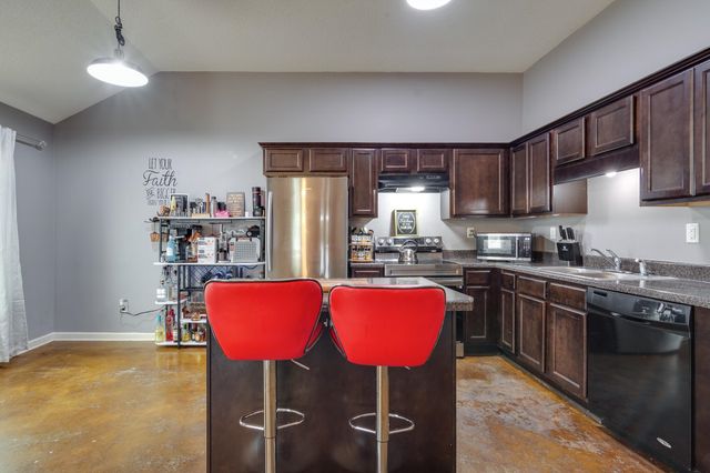 5616 FALLING BARK DR, Memphis, TN 38134