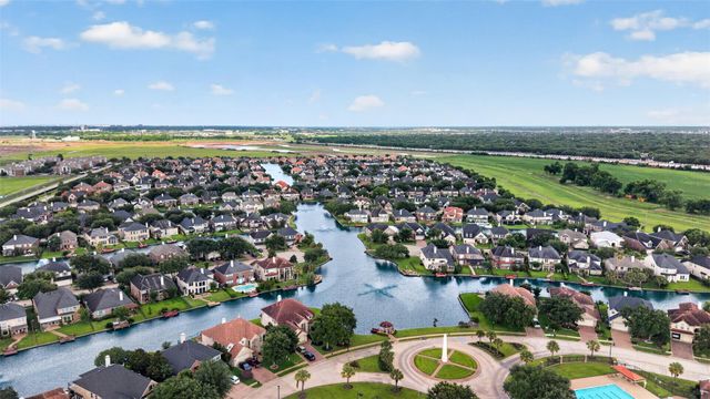 14326 Manorbier Lane, Sugar Land, TX 77498