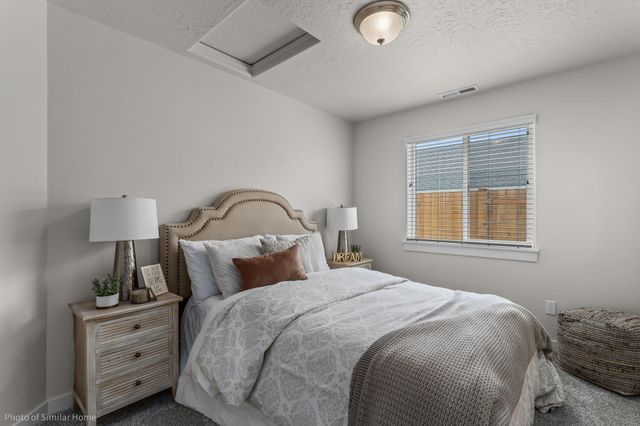 3717 Luchu Street 108, Medford, OR 97504