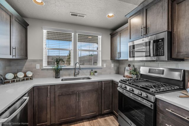 3717 Luchu Street 108, Medford, OR 97504