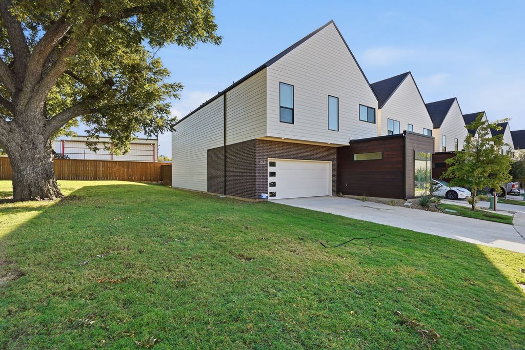 1301 Tillery Court, Grapevine, TX 76051