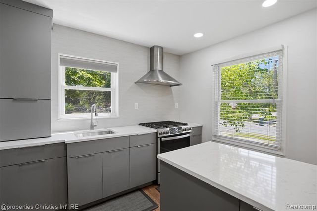 4602 Groveland Avenue, Royal Oak, MI 48073