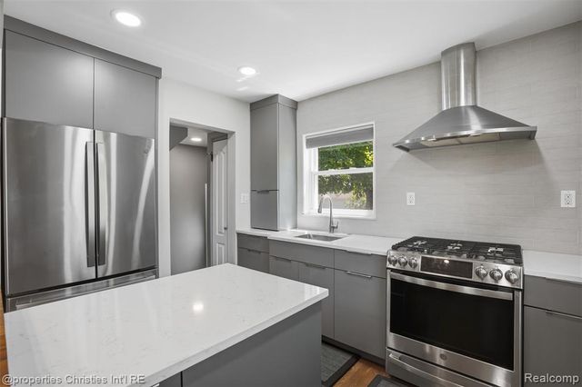 4602 Groveland Avenue, Royal Oak, MI 48073