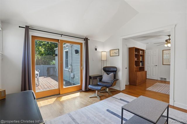 4602 Groveland Avenue, Royal Oak, MI 48073