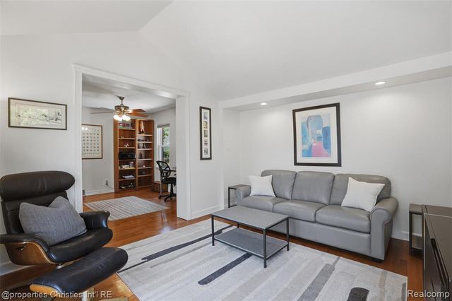 4602 Groveland Avenue, Royal Oak, MI 48073