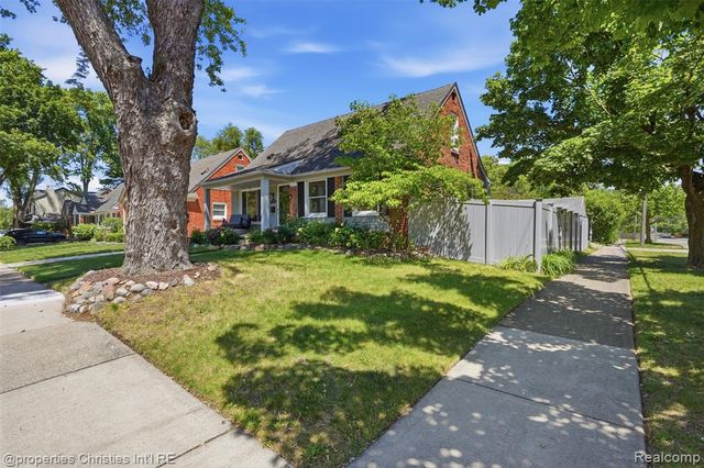 4602 Groveland Avenue, Royal Oak, MI 48073