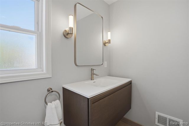 4602 Groveland Avenue, Royal Oak, MI 48073