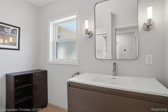 4602 Groveland Avenue, Royal Oak, MI 48073