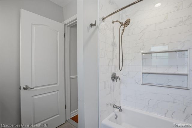 4602 Groveland Avenue, Royal Oak, MI 48073