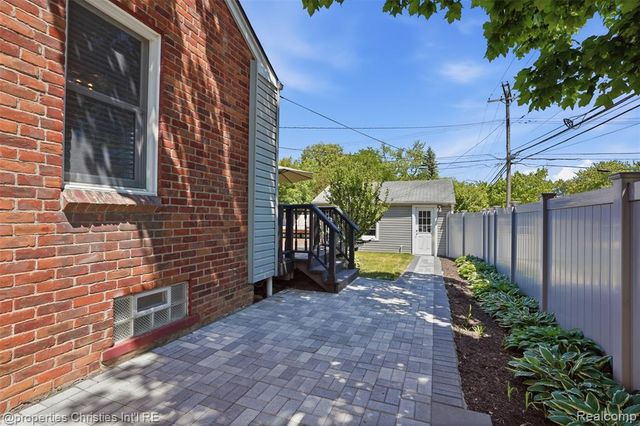 4602 Groveland Avenue, Royal Oak, MI 48073
