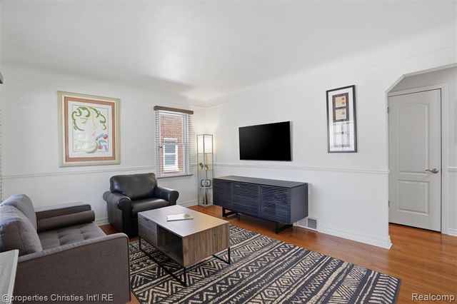 4602 Groveland Avenue, Royal Oak, MI 48073